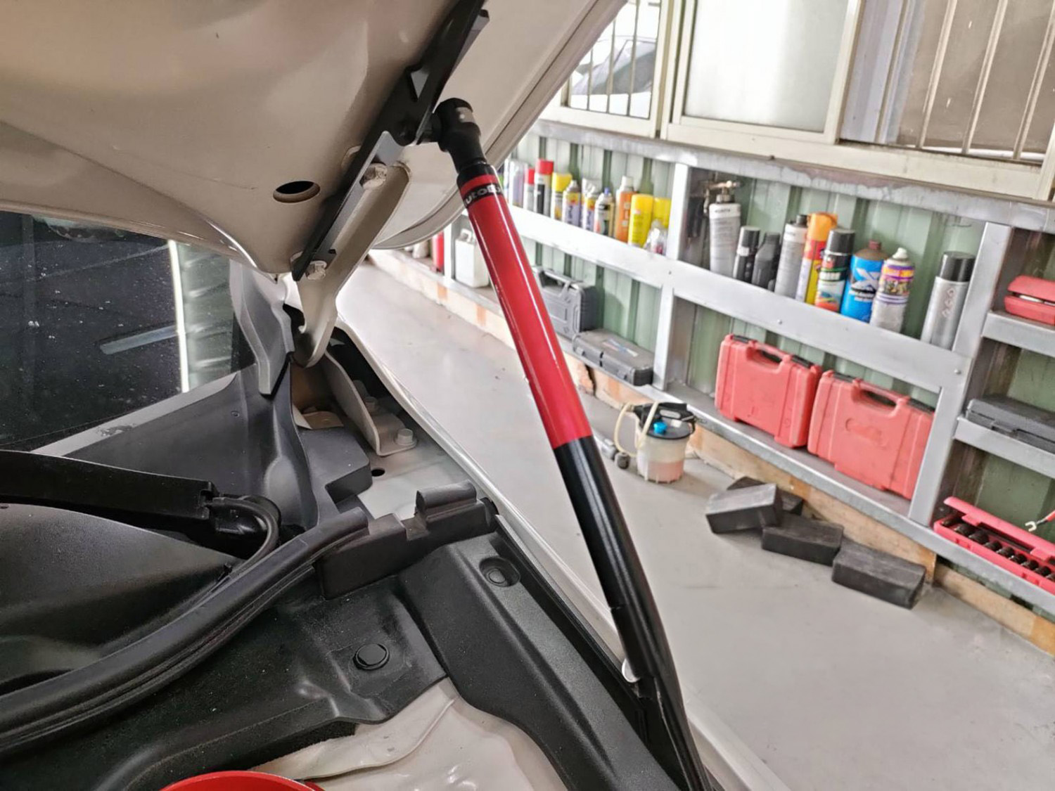 Autoexe引擎室油壓頂桿 Autoexe引擎室油壓頂桿